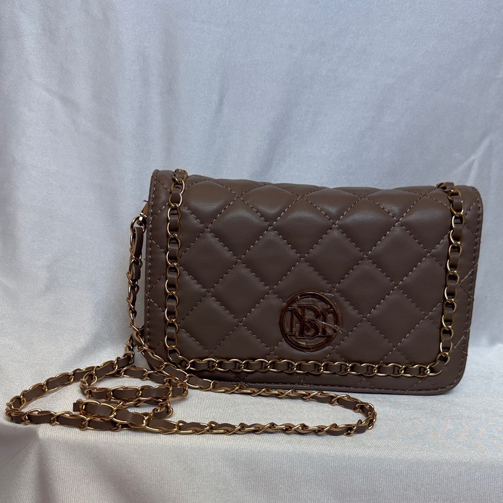 Badgley Mischka Tan Diamond Quilted Clutch or Crossbody Bag With Gold Chain NWOT